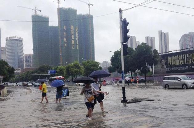 В Китае сильное наводнение унесло жизни более 150 человек