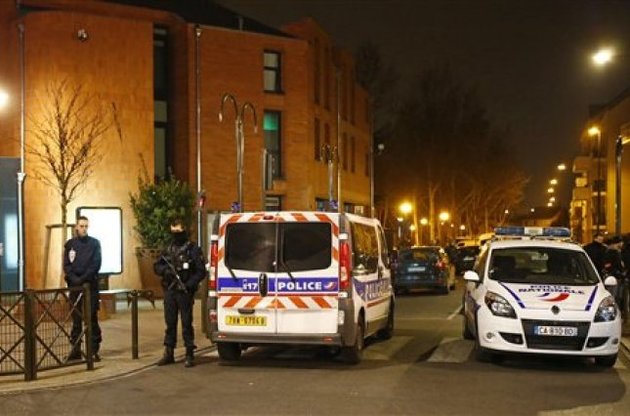 Во время контртеррористического рейда в Париже задержали около 20 человек