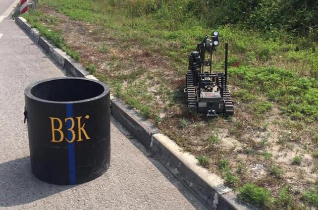 По маршруту следования крестного хода УПЦ (МП) найдены две закладки боевых гранат Ф-1 и дымовые шашки