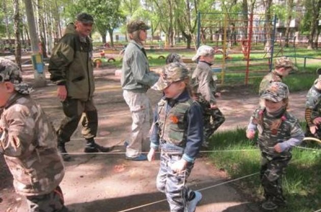 Боевики "ДНР" готовят из подростков диверсантов – доклад