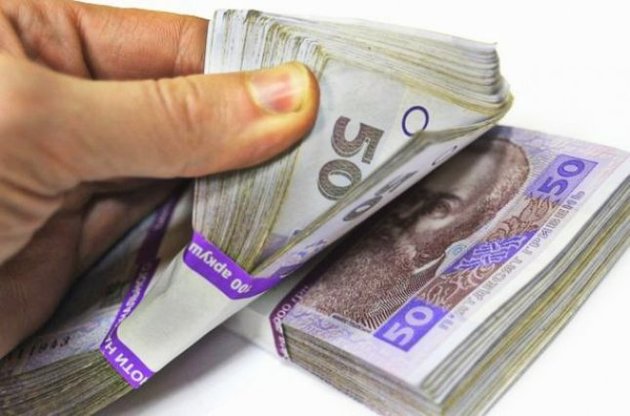 Затриману за хабар в 150 тисяч доларів чиновницю відпустили під заставу в 125 тисяч гривень