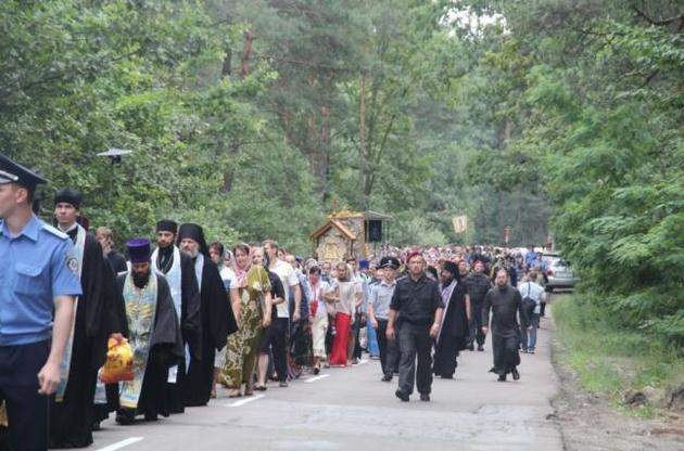У участников крестного хода проверят документы и содержание сумок