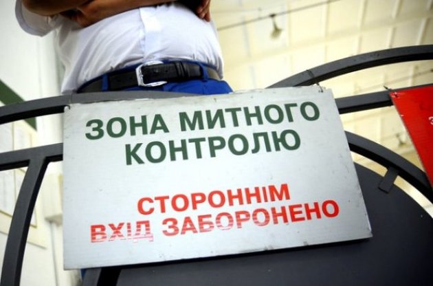 СБУ задержала на взятке чиновника Киевской городской таможни
