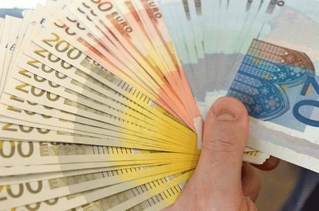 Граждане Франции вынуждены работать на госбюджет почти 7 месяцев в году