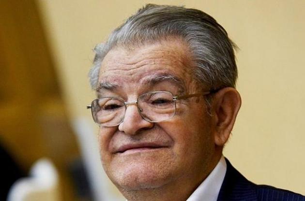 Фазіль Іскандер помер на 88 році