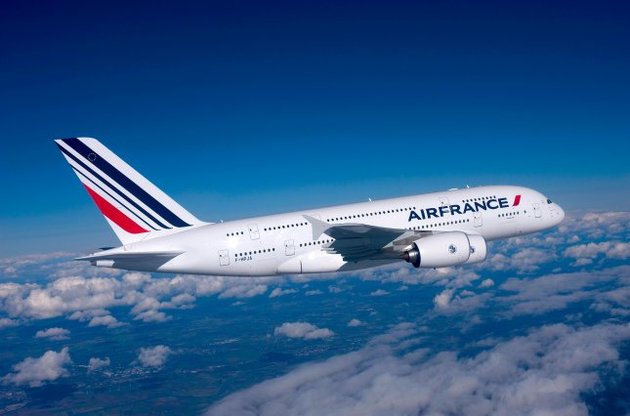 Из-за забастовки в Air France отменили сотни авиарейсов