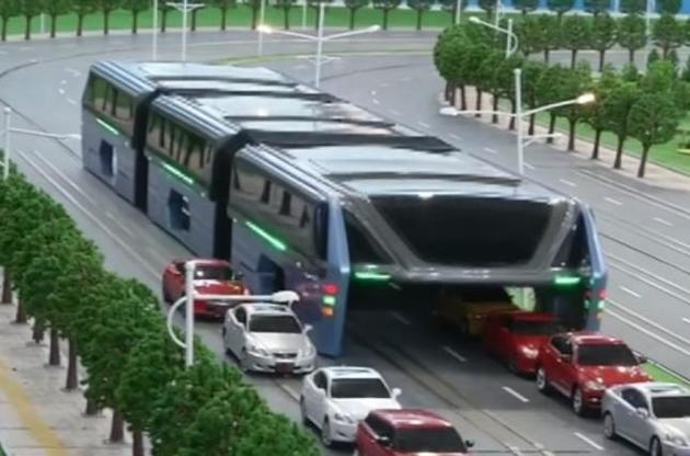 В Китае прошли испытания автобуса-тоннеля