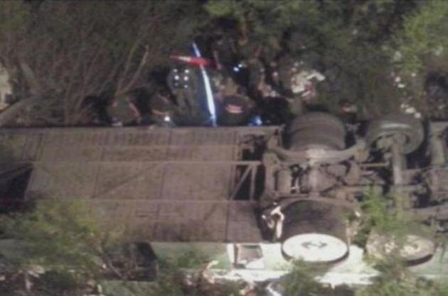 Автобуси зіткнулися неподалік від міста Наска