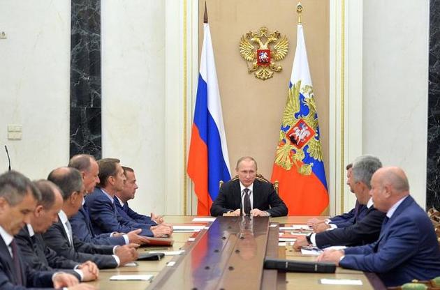 Путін виніс на нараду Радбезу РФ питання про "заходи антитерористичної безпеки" в Криму