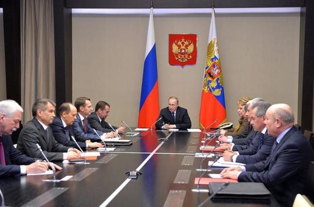 Путин борется с врагами в своем внутреннем &quot;политбюро&quot;.