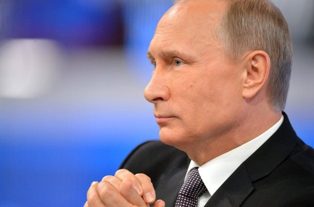 Путин делает рискованную ставку во Владивостоке – Bloomberg