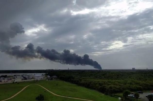 На пусковой площадке SpaceX произошел взрыв