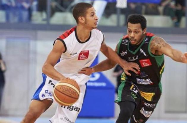 Смит (с мячом) переедет в Украину