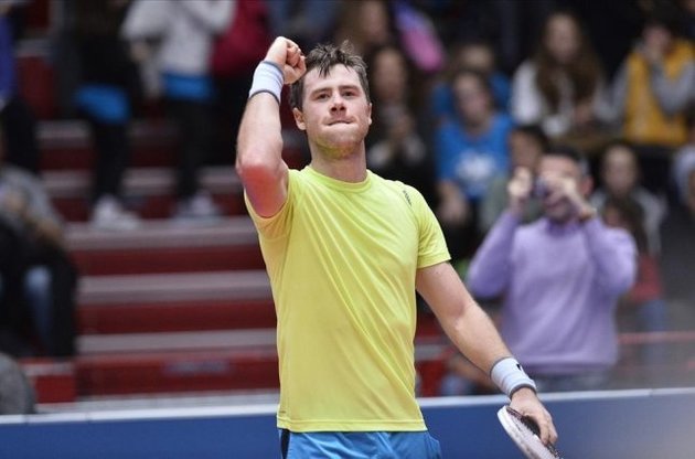 Марченко пробился в третий раунд