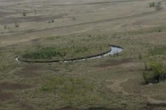 Остров обладает круглой формой и вращается