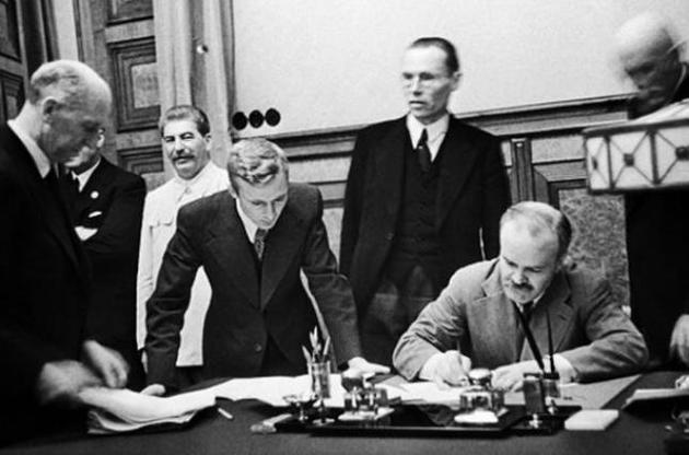 В Росії в суді вирішили, що історія поділу Польщі в Другій світовій війні силами СРСР і нацистів вимагає &quot;затвердження на найвищому рівні&quot;.