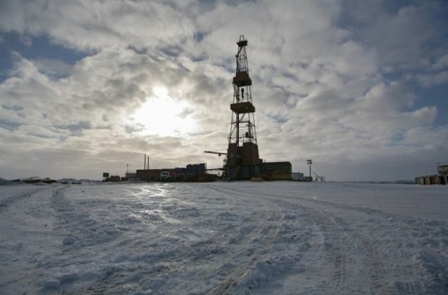 Нефть подорожала на данных о резком снижении запасов в США