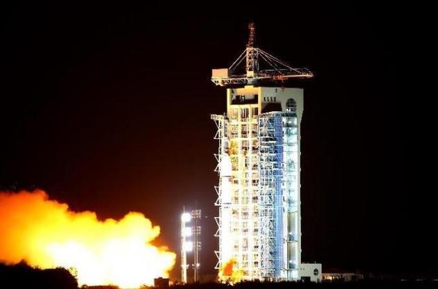 Китай успешно запустил ракету-носитель с обитаемой лабораторией