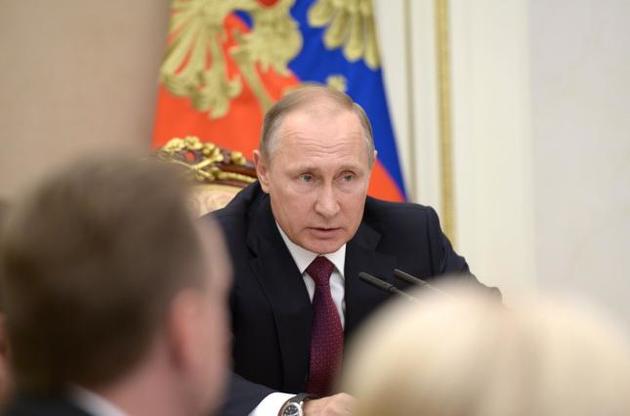 Путин посоветовал рабочим завода "Калашников" любить ближнего