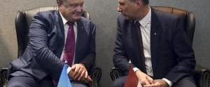 Порошенко попросив президента Латвії допомогти повернути конфісковані 