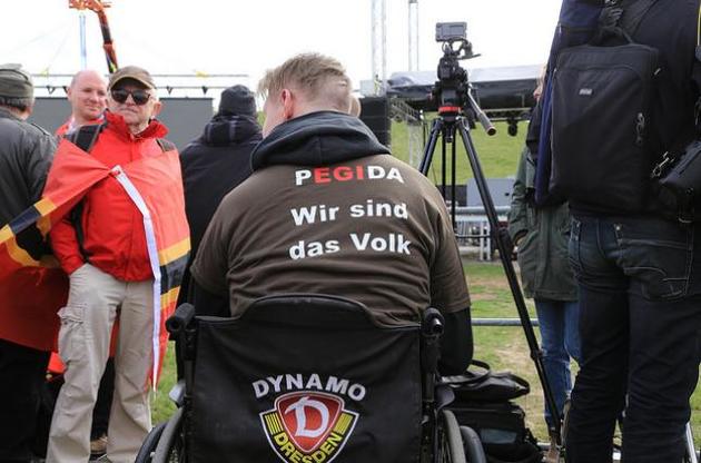 Туристи стали менше їздити в Східну Німеччину через радикалів.