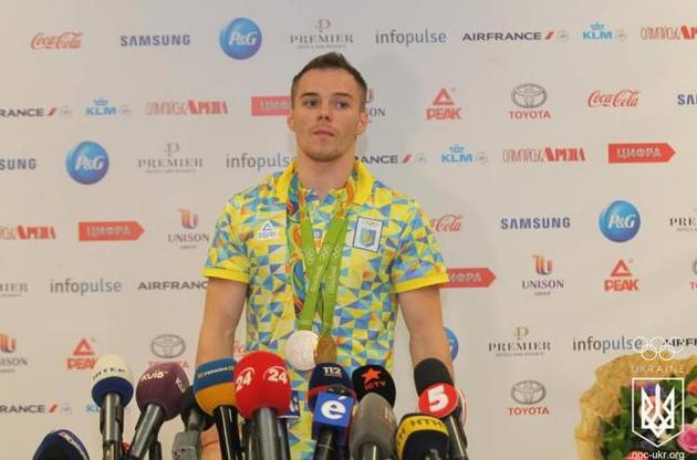 Олімпійський чемпіон Верняєв "категорично не хоче їхати з України"
