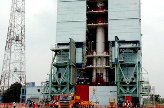 Индийская ракета успешно вывела на орбиту восемь спутников