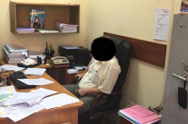 Луценко зловив на хабарі 18-го прокурора (поки нікого не посадили)