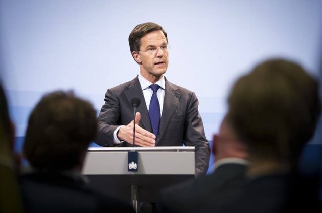 Премьер Нидерландов призвал Россию помочь найти тех, кто сбил MH17 – Handelsblad