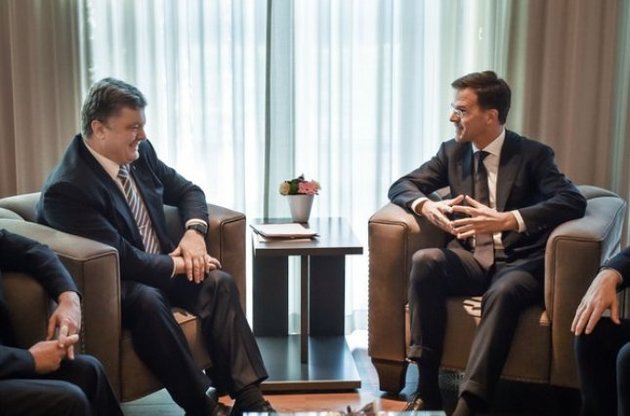 Порошенко и премьер Нидерландов скоординировали позиции по ратификации ассоциации Украина-ЕС