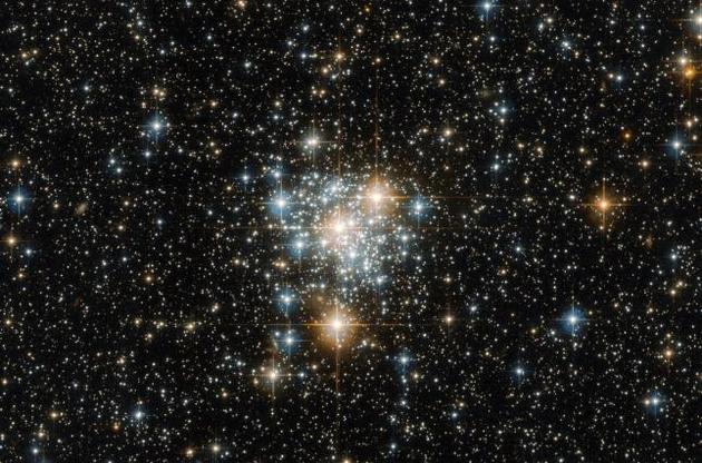 "Хаббл" сделал снимок звездного скопления из созвездия Тукан