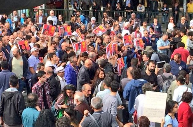У столиці Туреччини до кінця листопада заборонили масові заходи
