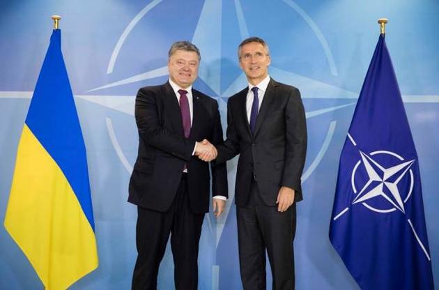Порошенко назвав терміни переходу України на стандарти НАТО