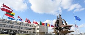 НАТО развернет в Эгейском море флот для контроля над потоком нелегальных мигрантов