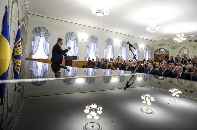 Стало известно, сколько времени Порошенко уделяет молитве