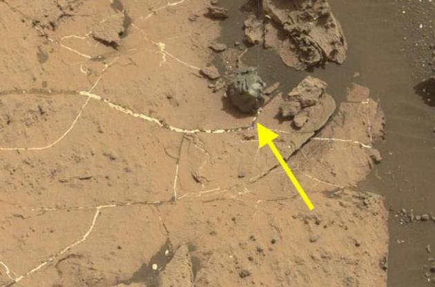 На Марсі виявили незвичайний круглий металевий метеорит