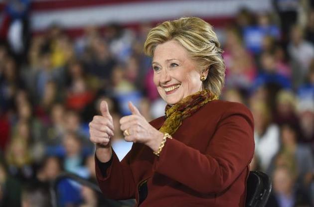 Клинтон одержала первую победу на выборах президента США