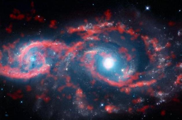 Астрономы получили снимок "глаза" галактики