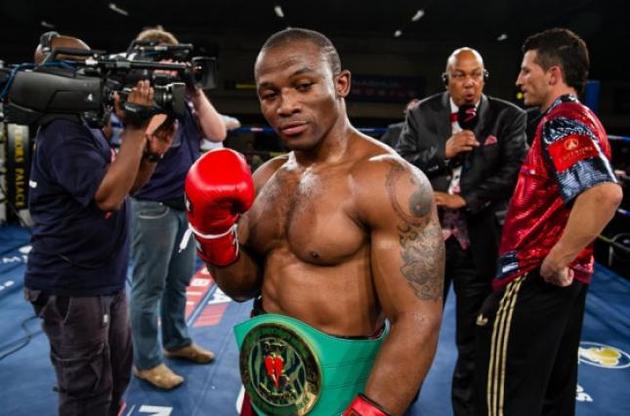 Мчуну подписал контракт на бой с Усиком