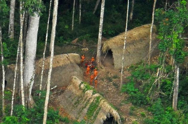 В джунглях Перу произошло столкновение между первобытными племенами