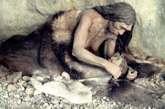 Неандертальцы помогли древним людям приспособиться к холодам – ученые