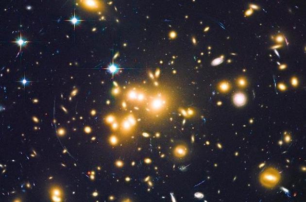 Астрономи за допомогою гравітаційної лінзи виявили безліч карликових галактик