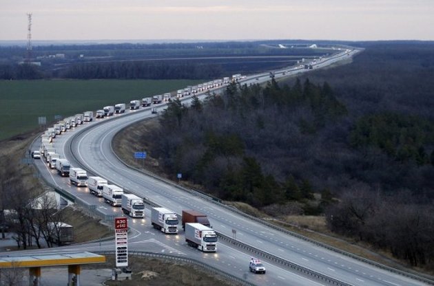 47 грузовиков с российской "гуманитаркой" пересекли границу Украины