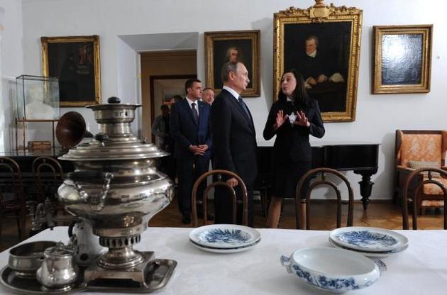 Росіяни одночасно побоюються агресивного блоку НАТО і хочуть зближення з країнами Заходу