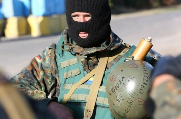 Літак із 11 бійцями ЗСУ був вимушений приземлитися у Вінниці через погані погодні умови