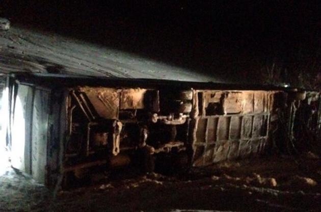 Автобус з дітьми потрапив у ДТП