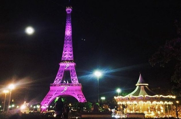 Підсвічування Ейфелевої вежі згасне на знак підтримки жителів Алепо