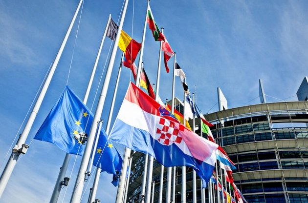 Вражаючий ріст партій проти істеблішменту поховав ліберальний консенсус безпеки Європи, вважає німецьке видання