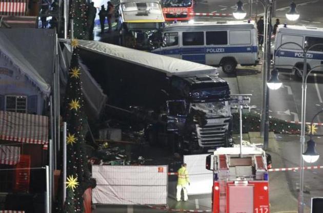 Полиция Берлина ищет причастного к теракту тунисца