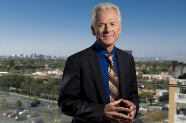 Пітер Наварро є автором книг "Прийдешні китайські війни" і "Смерть Китаю"